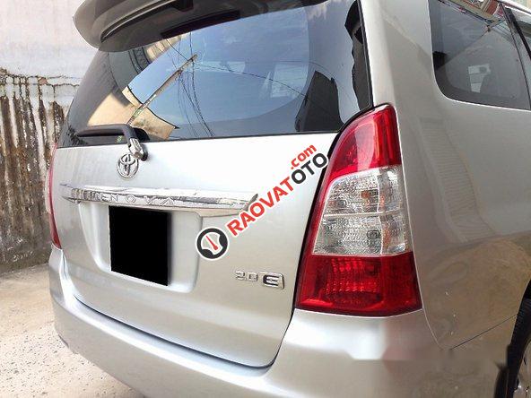 Bán gấp Toyota Innova 2.0E đời 2013, màu bạc, giá 515tr-3