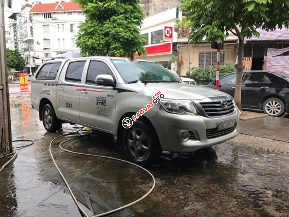 Bán xe Toyota Hilux 2.5E 4x2 MT đời 2012, màu bạc, nhập khẩu-3