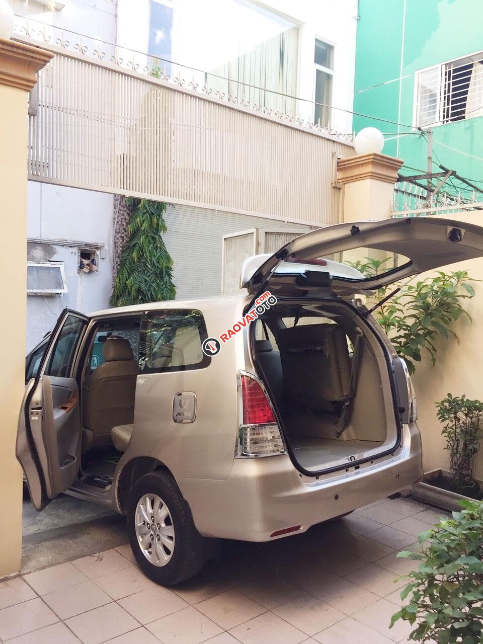 Xe Toyota Innova G đời 2010 còn mới-2