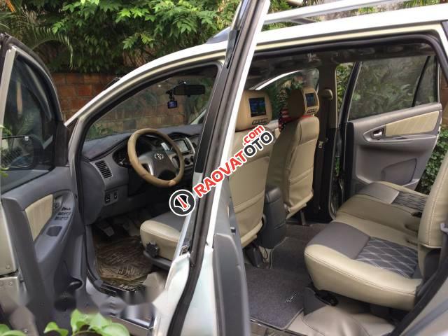 Bán xe Toyota Innova E năm 2013, màu bạc chính chủ, giá 530tr-4