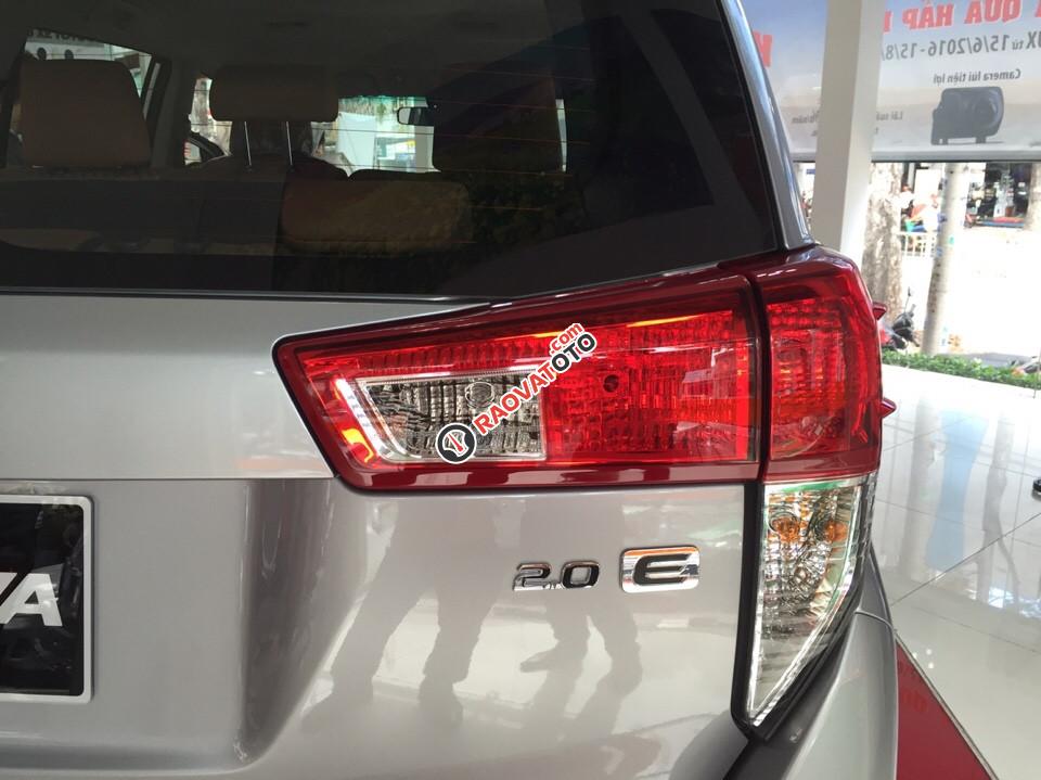 Bán xe Toyota Innova 2.0E MT, giá cạnh tranh, hỗ trợ vay 95% giá trị xe-3
