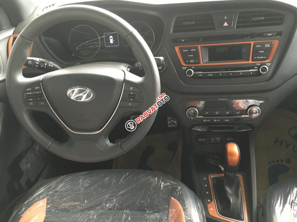 Bán ô tô Hyundai i20 Active đời 2017, màu trắng, xe nhập-6