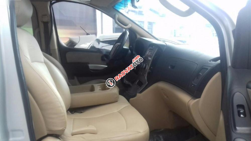 Cần bán lại xe Hyundai Starex MT đời 2010, màu bạc, nhập khẩu nguyên chiếc số sàn, giá tốt-6