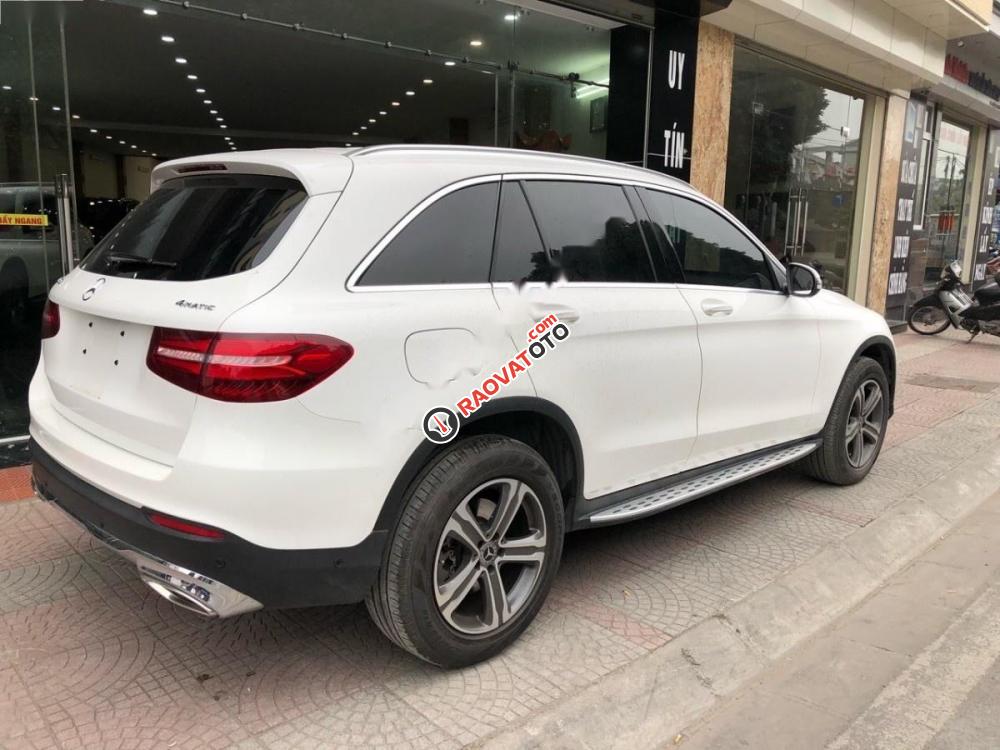 Bán Mercedes GLC 250 4Matic 2017, màu trắng, xe nhập-3