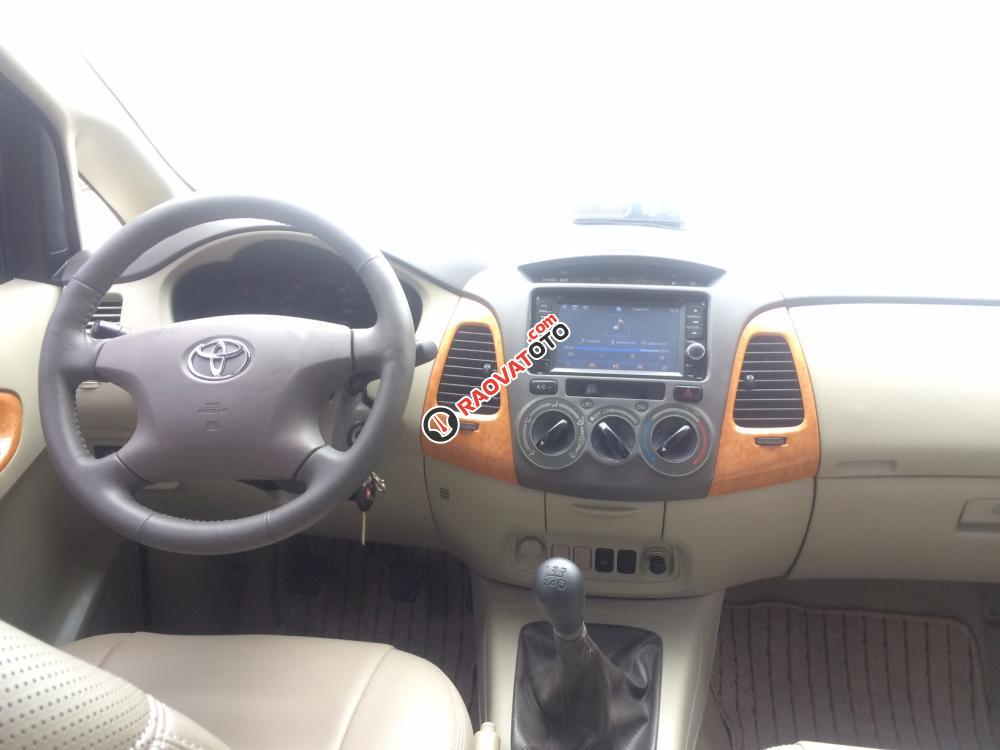 Bán ô tô Toyota Innova 2.0G đời 2010, màu bạc, xe gia đình bán, giá 388 triệu-3