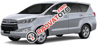 Bán Toyota Innova đời 2017, màu bạc-6