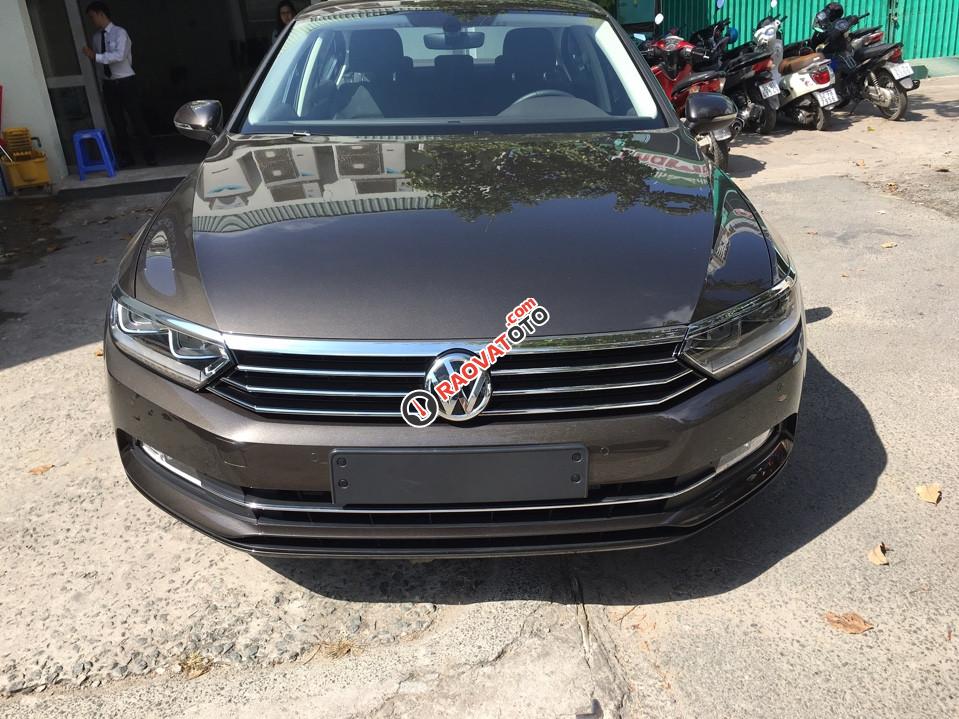 Đánh giá xe Volkswagen Passat GP, màu nâu, nhập khẩu Đức, tặng BHVC+ 3M. LH Hương: 0902.608.293-21