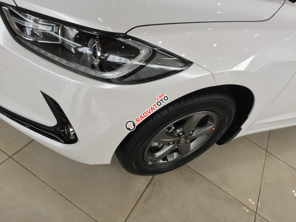 Bán Hyundai Elantra sản xuất 2018, màu trắng, cam kết giá tốt nhất-5