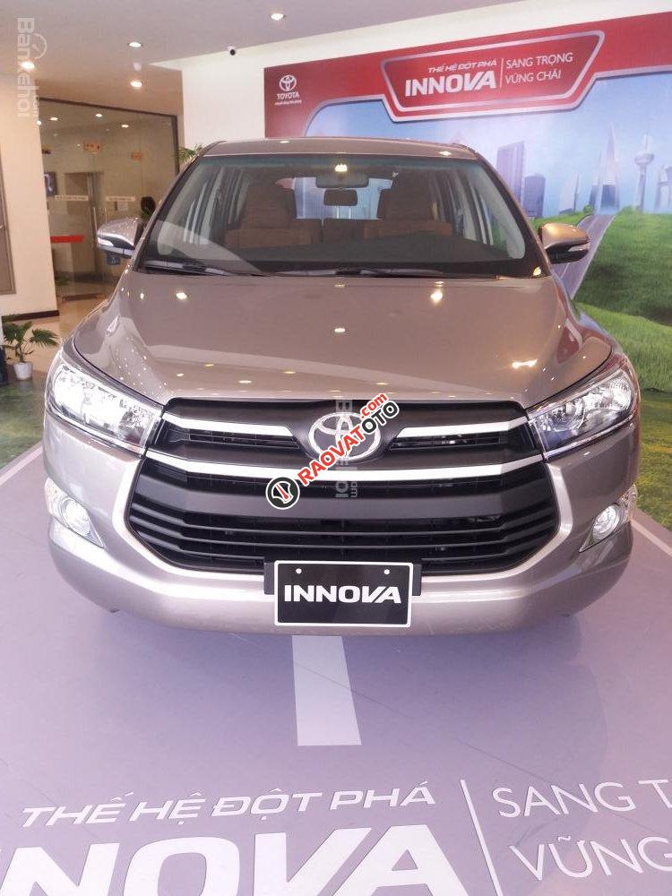 Bán xe Toyota Innova 2.0G 2017 khuyến mại khủng, nhận xe ngay chỉ với 199 triệu -áp dụng đến 15.9.2017-1