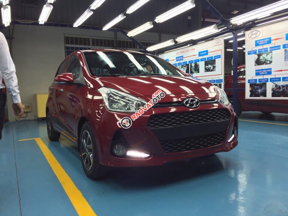 Hyundai i10 1.0 MT Base đời 2017, màu đỏ. Ưu đãi lên đến 15 triệu, hỗ trợ trả góp. LH Hương: 0902.608.293-7