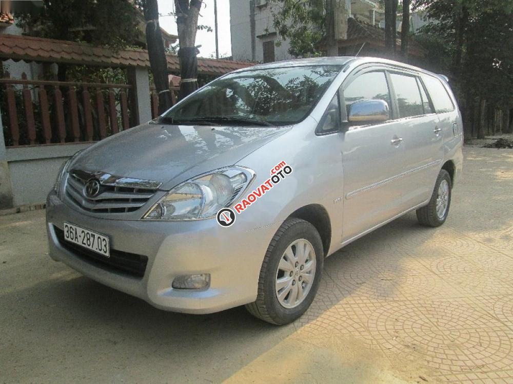 Bán ô tô Toyota Innova G đời 2010, màu bạc như mới giá cạnh tranh-9