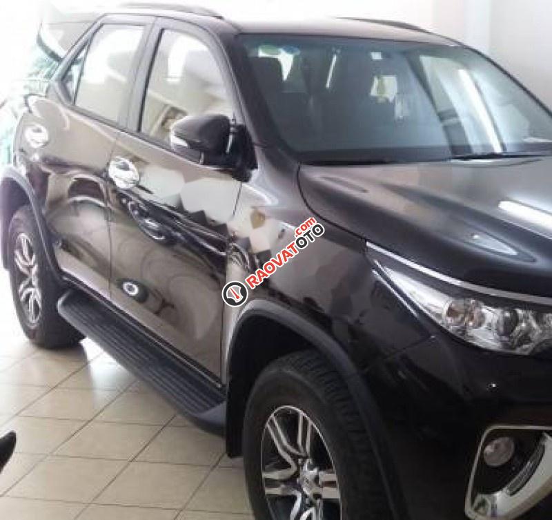 Cần bán xe Toyota Fortuner 2.7V 4x2 AT sản xuất 2017, màu đen, nhập khẩu nguyên chiếc số tự động-0