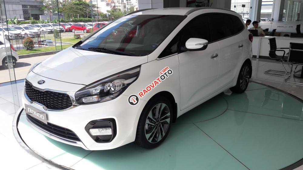 Cần bán Kia Rondo 2017, có xe giao ngay, hỗ trợ vay đến 90%, LH: 0909942482- Minh Anh để được tư vấn nhiệt tình nhất-1