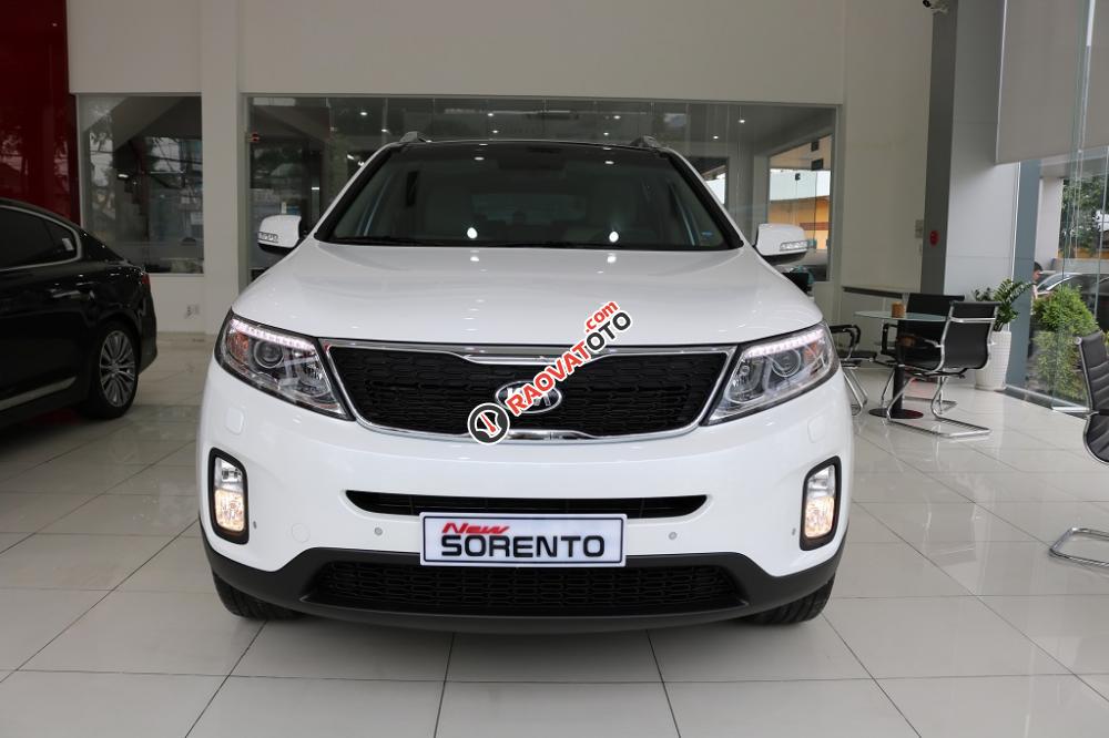 Bán Kia Sorento GATH đời 2017, màu trắng, giá tốt, hỗ trợ vay nhanh, giao xe ngay-0