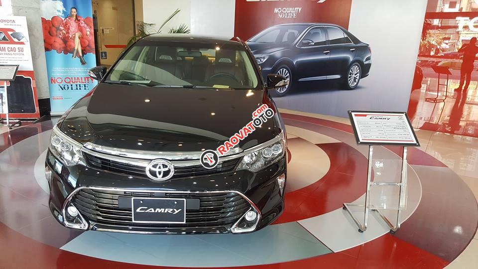 Toyota Camry khuyến mãi lớn, tặng tiền mặt, phụ kiện chính hãng, hỗ trợ mua xe trả góp, hotline 0987404316-0