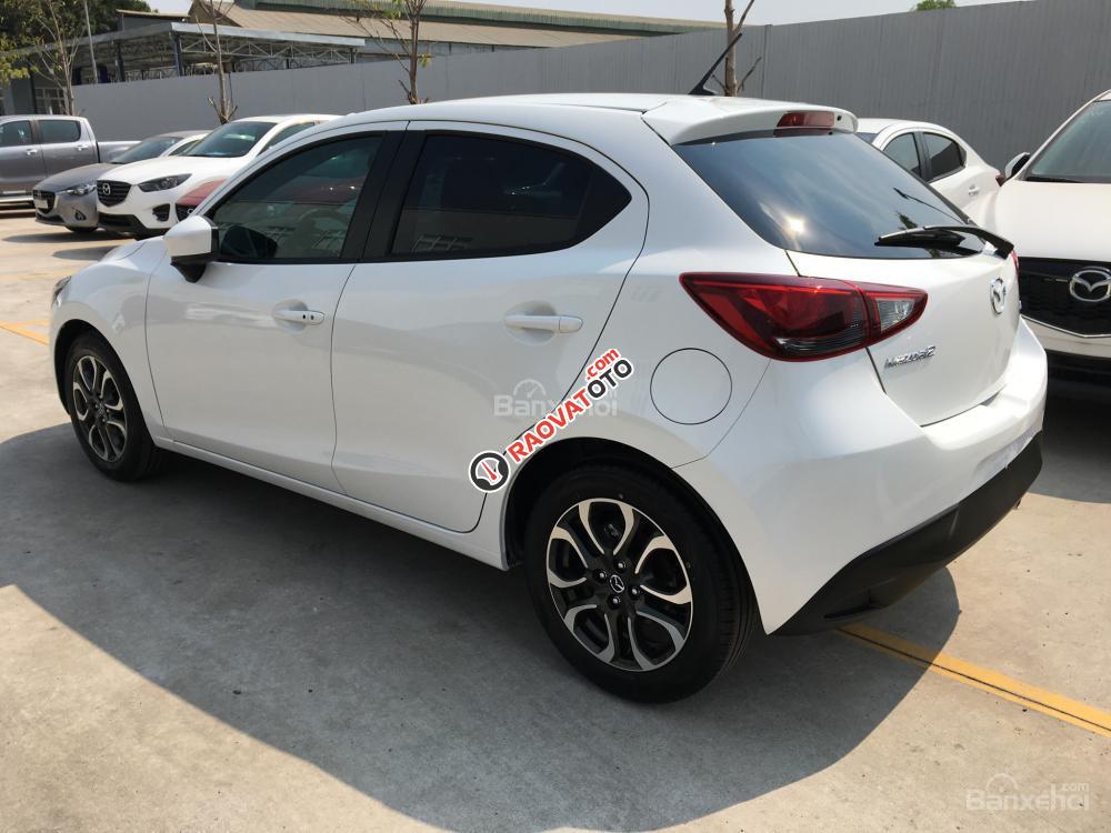 Mazda Bình Tân bán Mazda 2 1.5 hatchback, bảo hành 3 năm, vay tối đa 85% giá trị xe.LH 0909417798-0