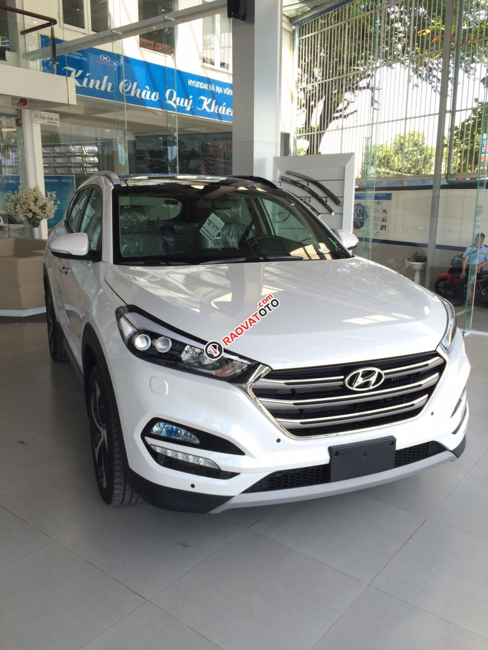 Cần bán Hyundai Tucson đời 2017, màu trắng-4