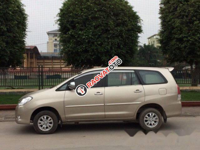 Cần bán Toyota Innova đời 2011 xe gia đình giá cạnh tranh-3