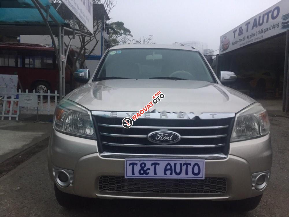 Cần bán gấp Ford Everest đời 2010 số tự động-0