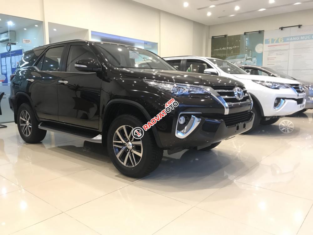 Toyota Fortuner 4x4V màu đen - Nhập khẩu nguyên chiếc, bảo hành 3 năm - Đại lý Toyota Mỹ Đình-13