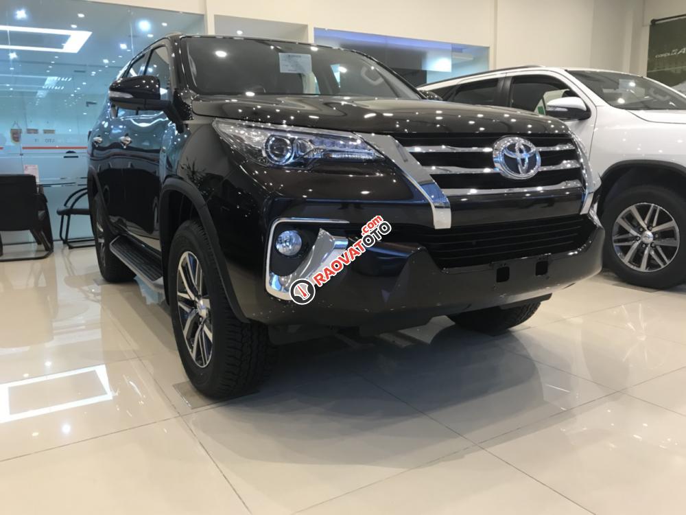 Toyota Fortuner 4x4V màu đen - Nhập khẩu nguyên chiếc, bảo hành 3 năm - Đại lý Toyota Mỹ Đình-12