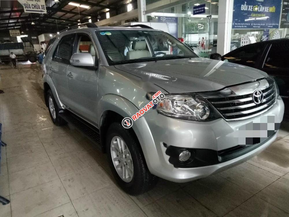 Bán xe Toyota Fortuner đời 2013, màu bạc số tự động-1