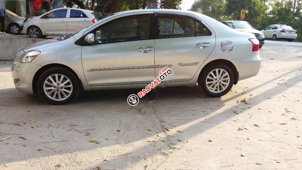 Cần bán Toyota Vios 1.5E đời 2010, màu bạc số sàn-1