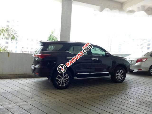 Bán Toyota Fortuner đời 2017, màu đen, nhập khẩu nguyên chiếc-3