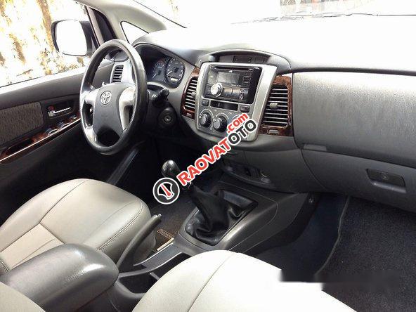 Bán gấp Toyota Innova 2.0E đời 2013, màu bạc, giá 515tr-7