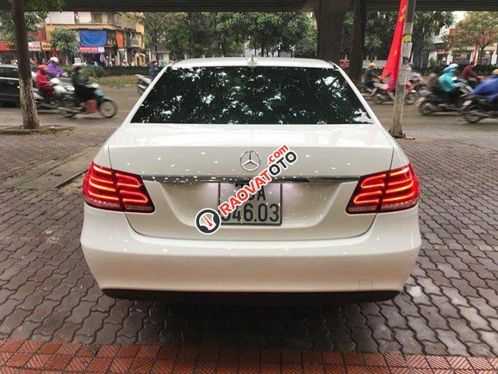 Bán Mercedes E200 2015 trắng Ngọc Trinh-1