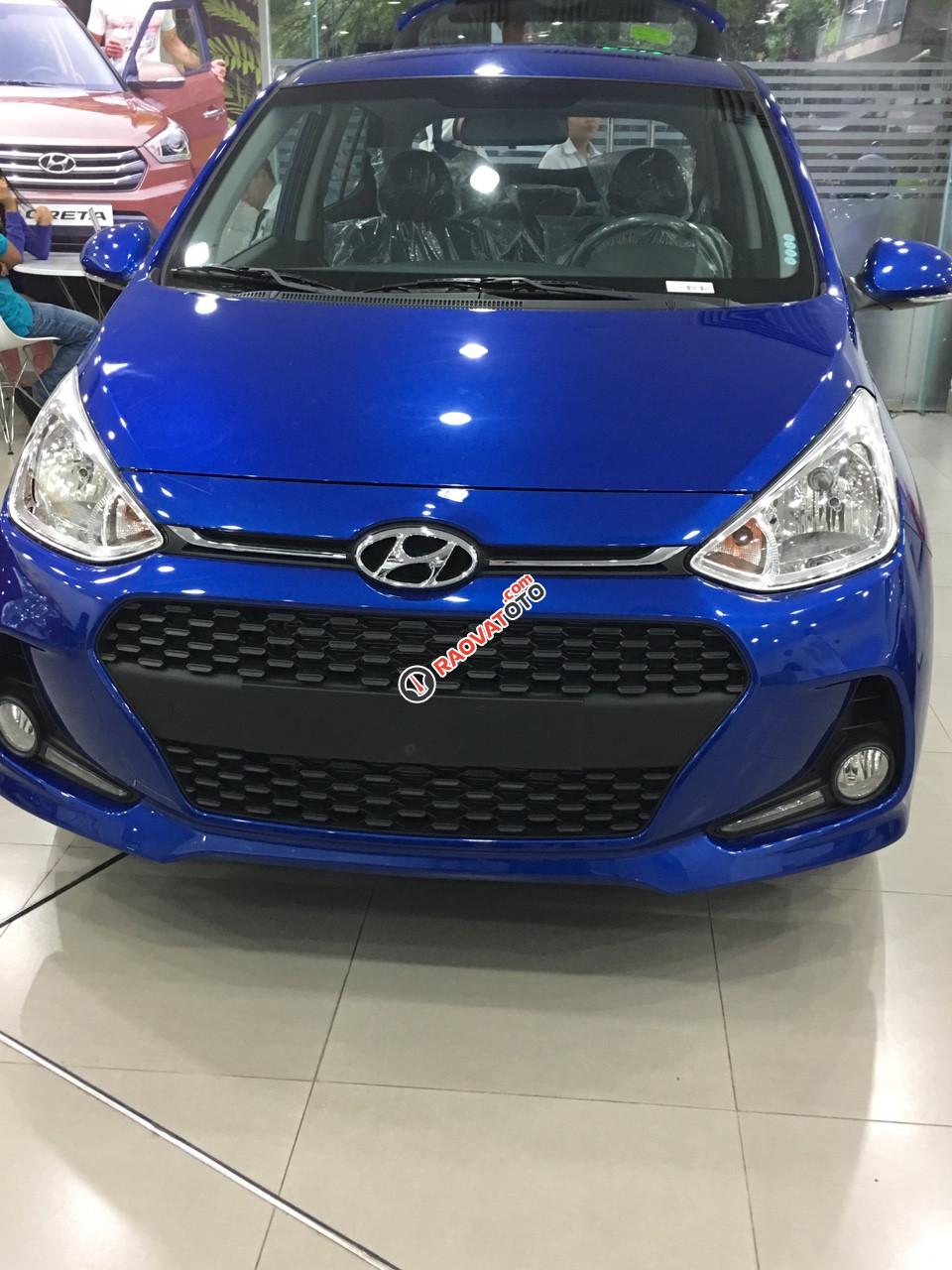 Giá xe Hyundai I10 bản 1.0 AT đời 2017, màu xanh. Xe mới 100%, ưu đãi 15 triệu, LH Hương: 0902.608.293-5