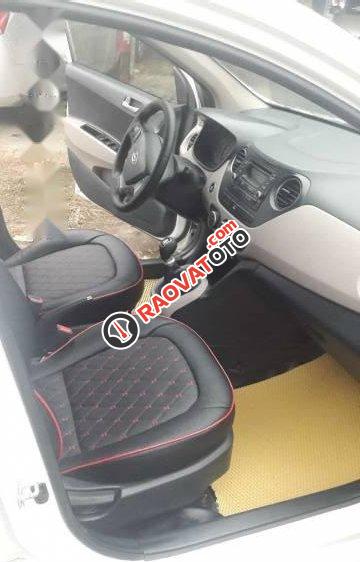 Bán xe Hyundai Grand i10 đời 2016, màu trắng chính chủ, giá 315tr-5