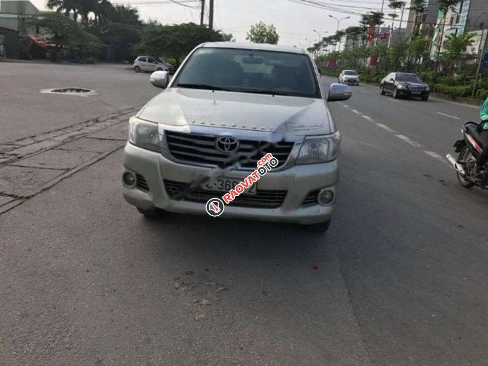 Bán xe Toyota Hilux 2.5E 4x2 MT đời 2012, màu bạc, nhập khẩu-1