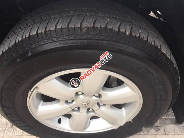 Cần bán gấp Toyota Fortuner G 2010, màu bạc-2