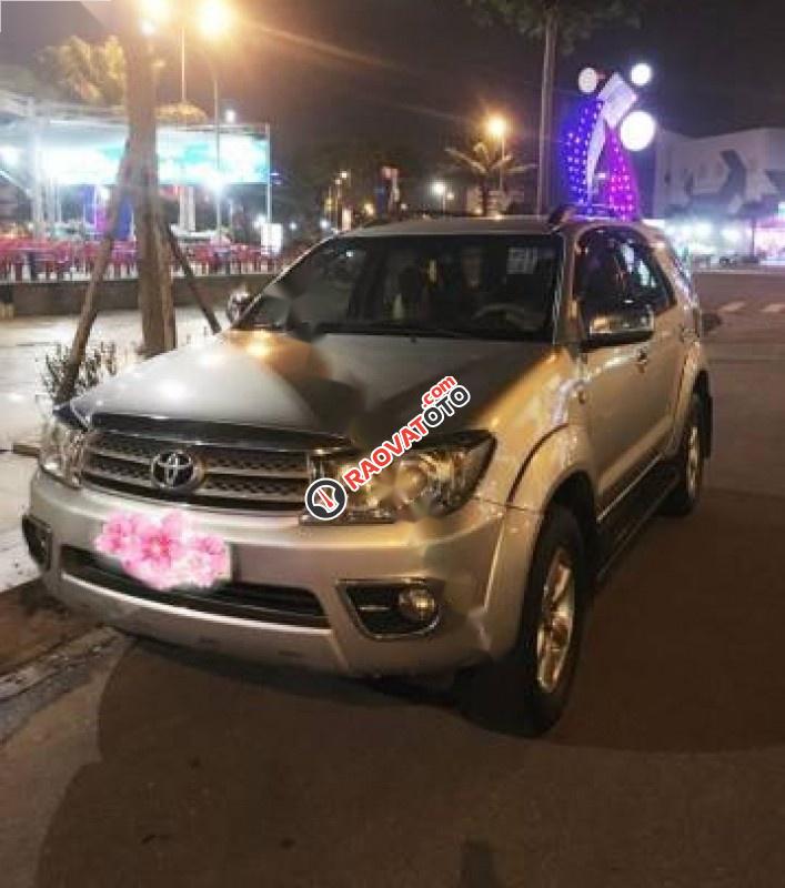 Bán ô tô Toyota Fortuner 2.5G đời 2009, màu bạc chính chủ-1