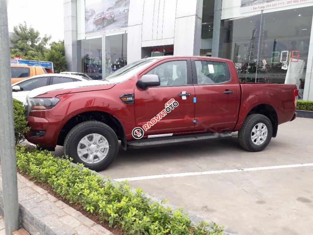 Cần bán Ford Ranger XLS 2.2L 4x2 AT đời 2017, màu đỏ, nhập khẩu nguyên chiếc-3