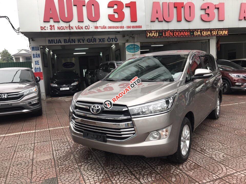 Bán xe Toyota Innova 2.0E đời 2017, màu nâu số sàn, giá chỉ 745 triệu-0