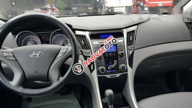 Cần bán Hyundai Sonata đời 2012 số tự động, 610 triệu-3