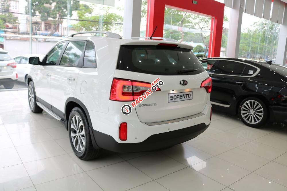 Bán Kia Sorento GATH đời 2017, màu trắng, giá tốt, hỗ trợ vay nhanh, giao xe ngay-2