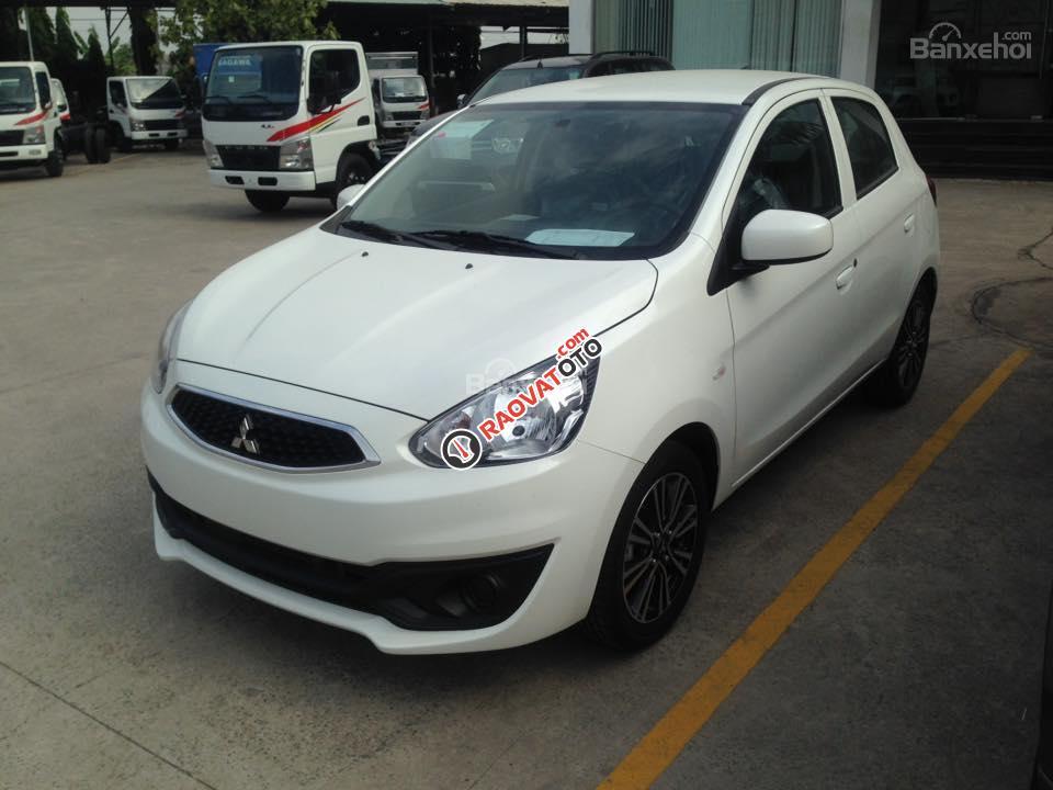 Bán Mitsubishi Mirage đời 2017, màu trắng, 475 tr, giao xe ngay, hỗ trợ vay lên đến 80 %, LH Quang 0905596067-5