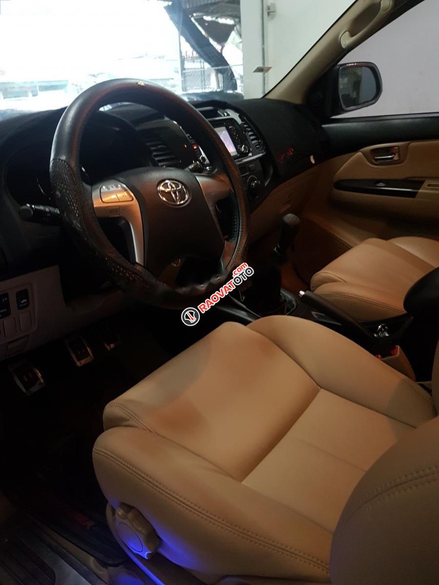 Cần bán Toyota Fortuner đời 2014, màu bạc số sàn, giá chỉ 795 triệu-3