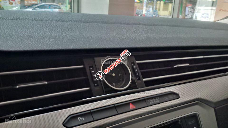 Giá xe Passat, màu vàng cát, tặng bảo hiểm 2 chiều, LH Thu Hương: 0902.608.293-0