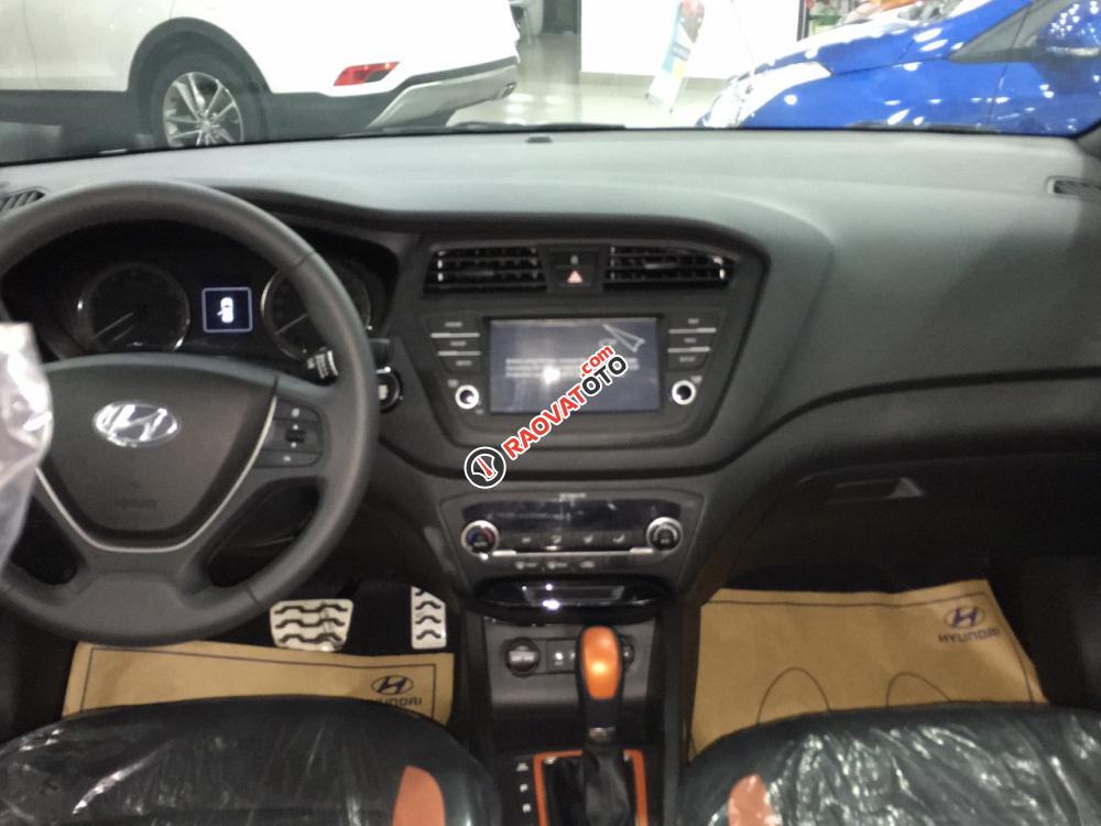 Hổ trợ trả góp Hyundai i10 1.0 MT base đời 2017, màu trắng, ưu đãi lên đến 15 triệu. LH Hương: 0902.608.293-2