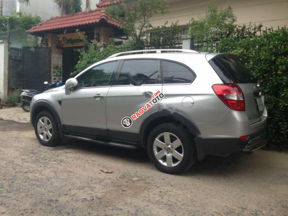 Cần bán xe Chevrolet Captiva LT 2.4 MT đời 2009, màu bạc-2