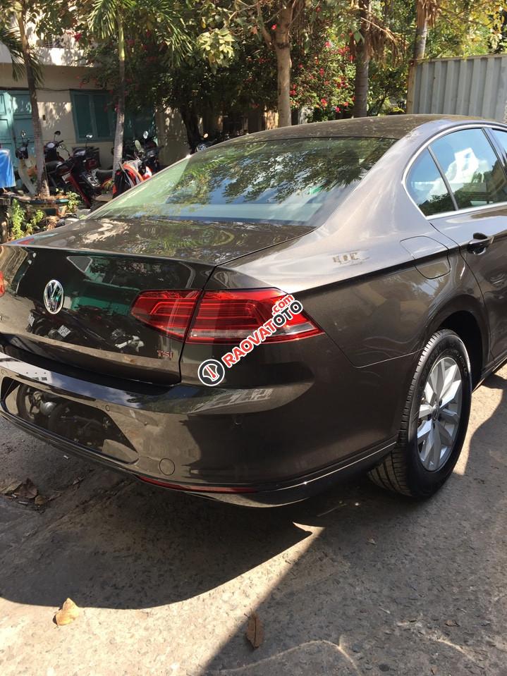 Đánh giá xe Volkswagen Passat GP, màu nâu, nhập khẩu Đức, tặng BHVC+ 3M. LH Hương: 0902.608.293-18