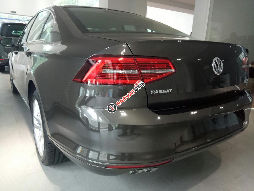 Đánh giá xe Volkswagen Passat GP, màu nâu, nhập khẩu Đức, tặng BHVC+ 3M. LH Hương: 0902.608.293-8