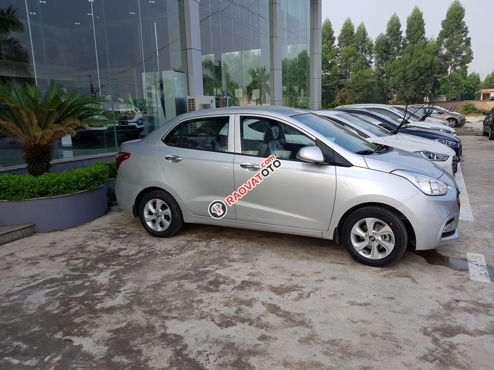 Cần bán Grand I10 Sedan đời 2018, xe mới 100%, màu bạc 2 đầu Thành Trung: 0941.367.999-2