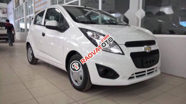 Bán xe Chevrolet Spark đời 2017, màu trắng-1