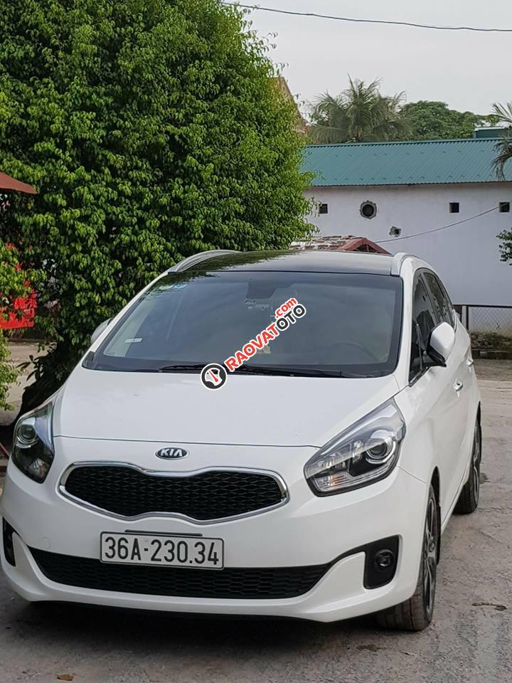 Bán Kia Rondo GAT đời 2016, màu trắng xe gia đình, giá chỉ 630 triệu-1