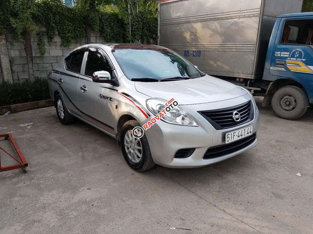 Bán xe Nissan Sunny đời 2014, màu bạc-0